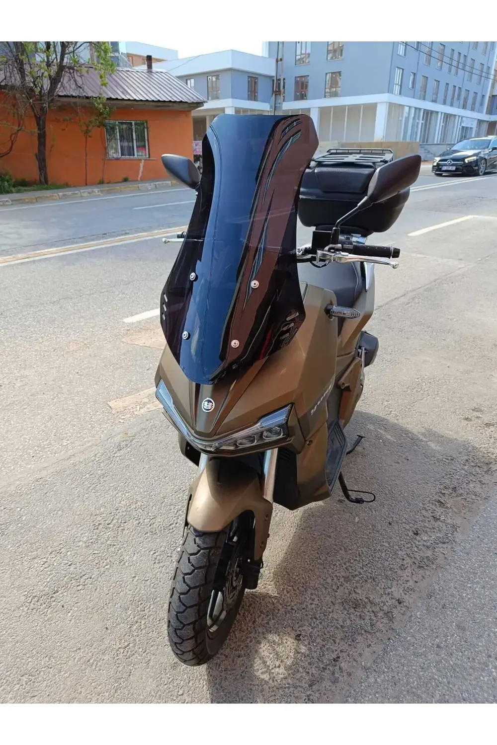 Adventure 150 Ön Cam 2021 2024 Model 65cm Siyah Renkli 4mm ORTA B