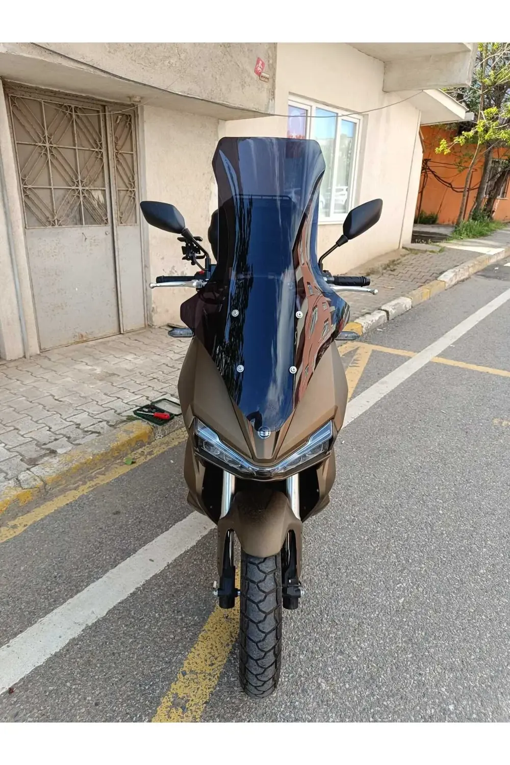 Adventure 150 Ön Cam 2021 2024 Model 78cm Siyah Renkli 4mm UZUN C
