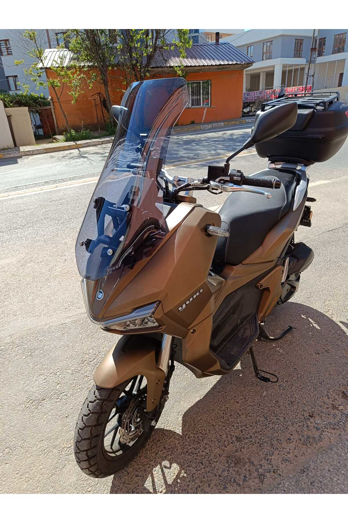 Motocam Adventure 150 Ön Cam 2021 2024 Model 55Cm Açıkfüme Renkli 4Mm Kis