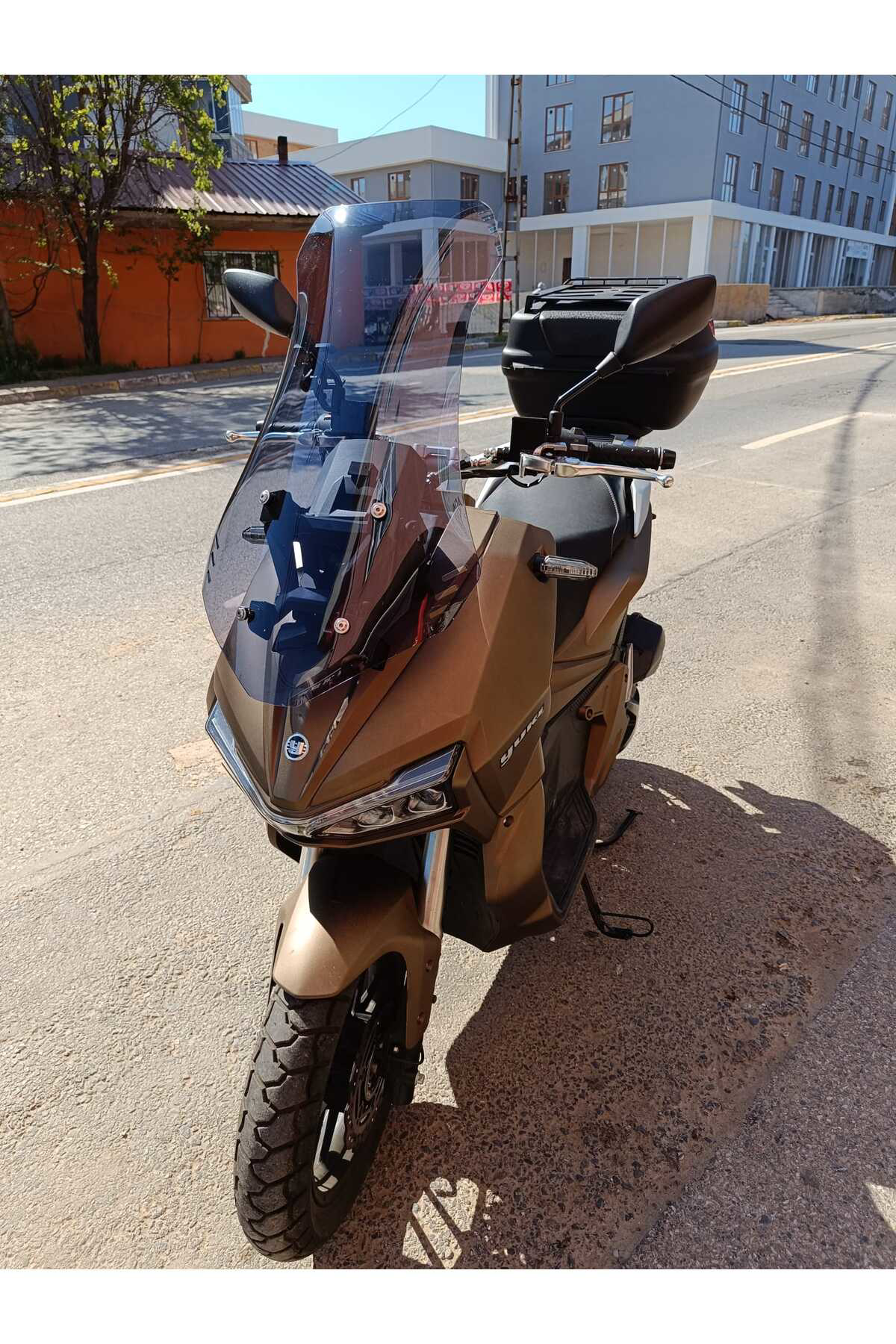 Motocam Adventure 150 Ön Cam 2021 2024 Model 55Cm Açıkfüme Renkli 4Mm Kis