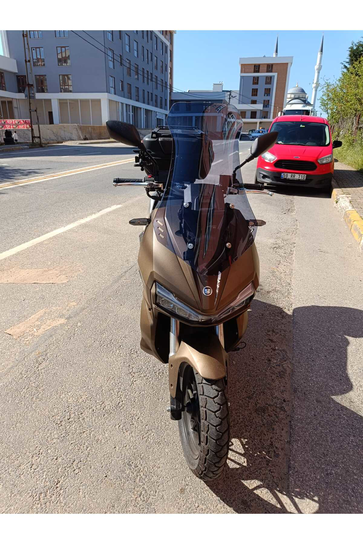 Motocam Adventure 150 Ön Cam 2021 2024 Model 55Cm Açıkfüme Renkli 4Mm Kis