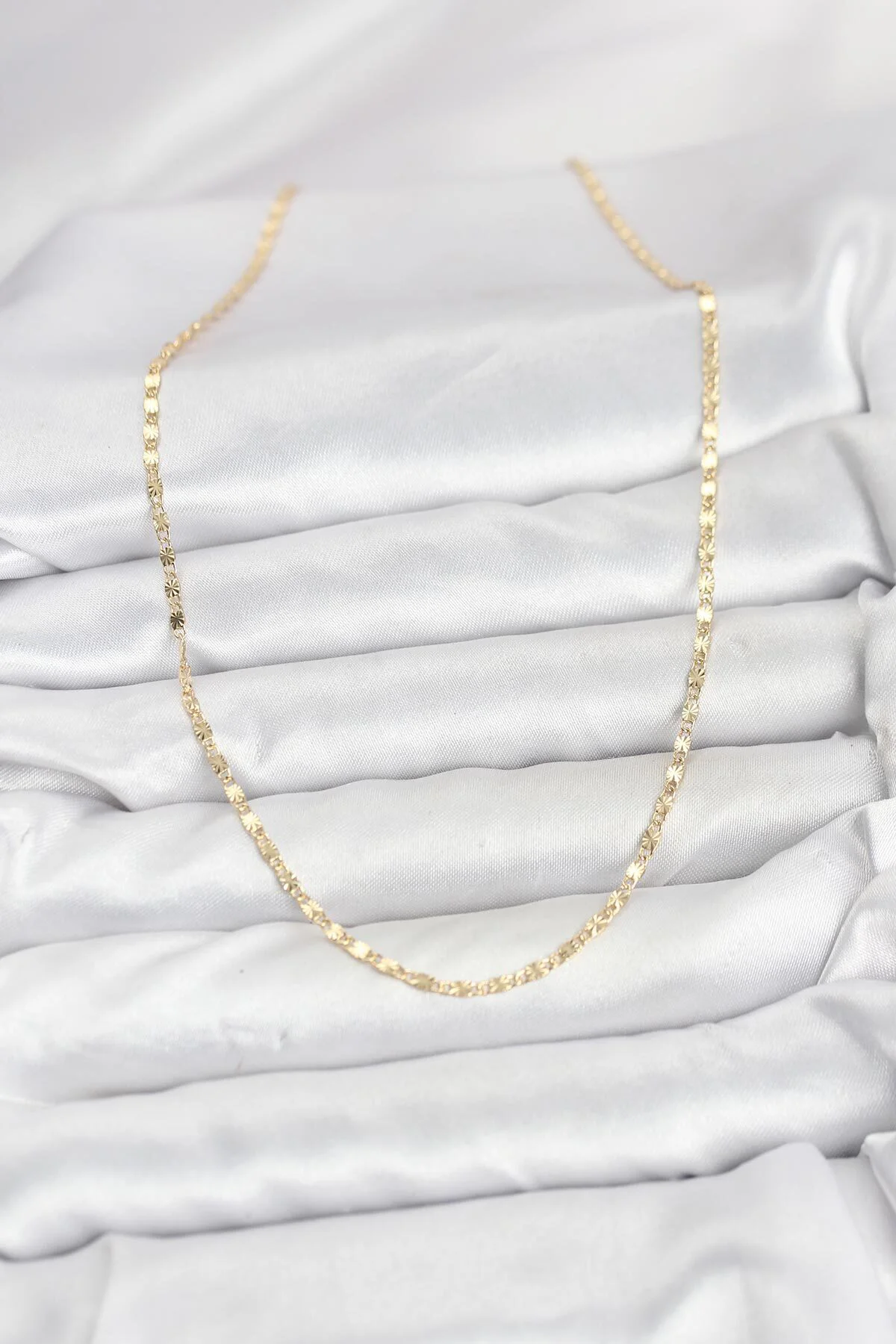 Afra Beauty 14K Gold Renk Lazer İnce Zincirli Çelik Kadın Kolye