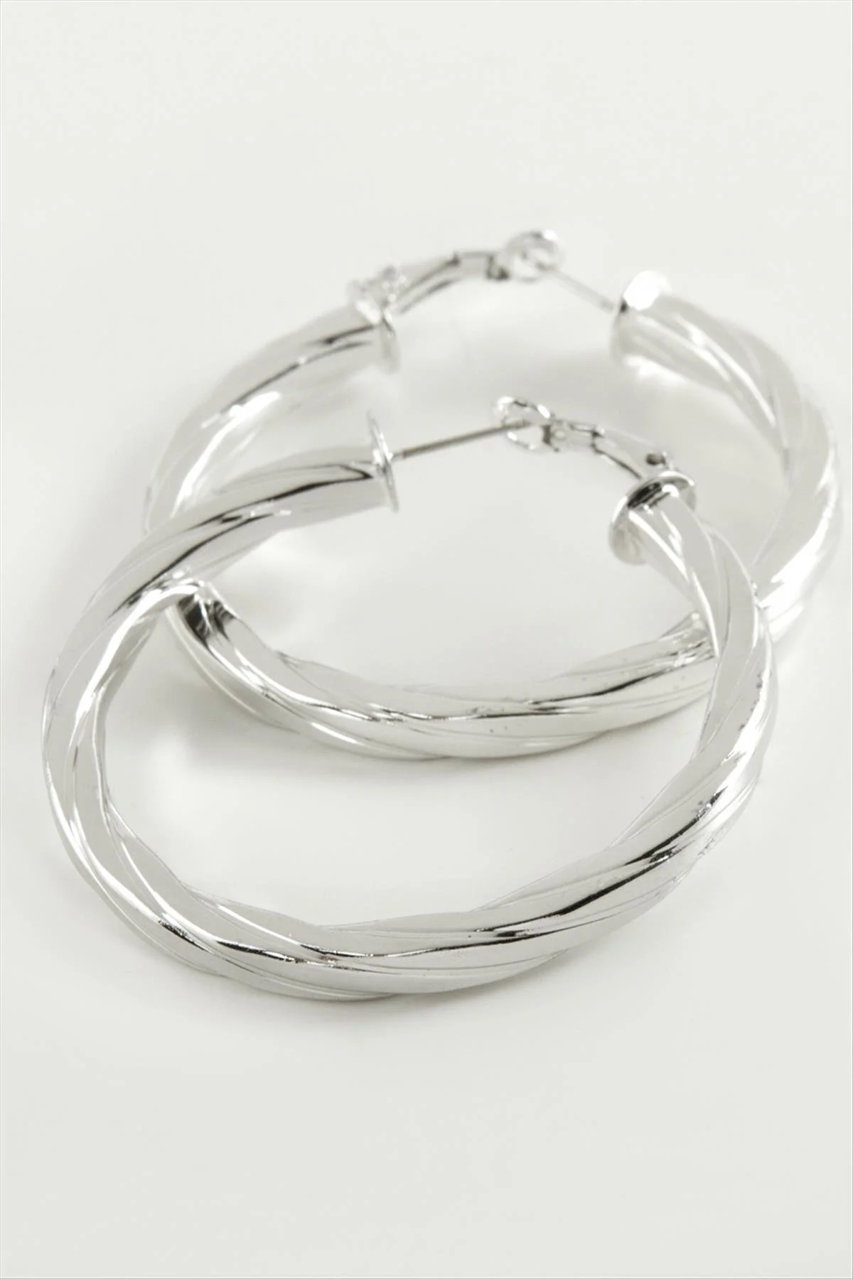AhEs Shopping Burgulu Halka Küpe 4,5 cm AhEs Shopping Burgulu Halka Küpe 4,5 cm