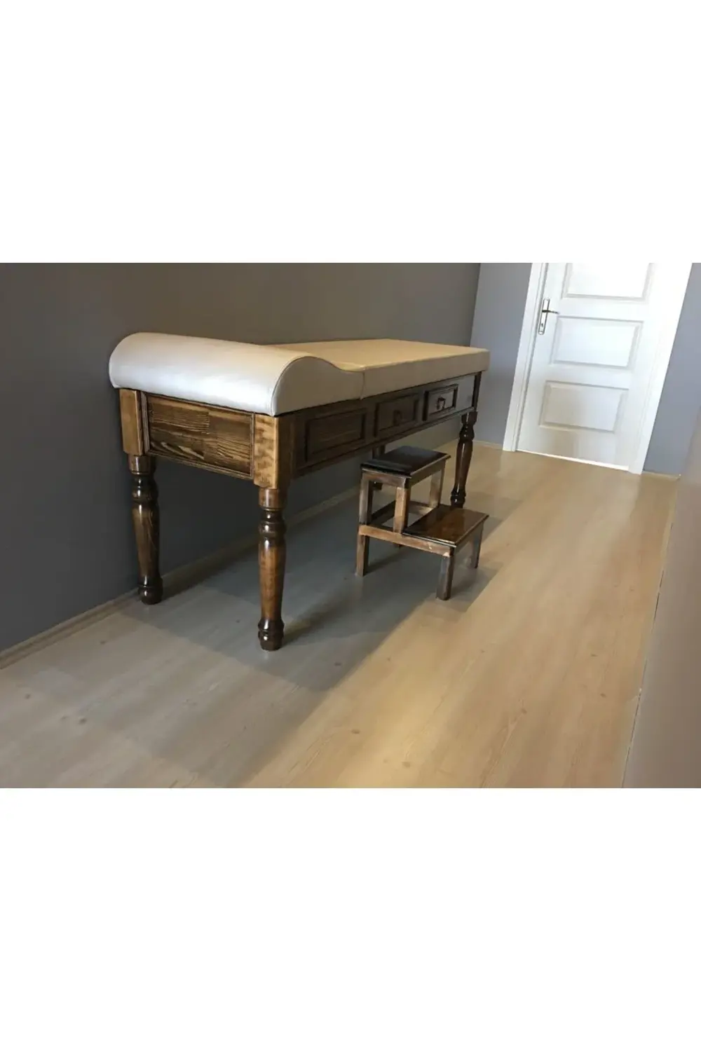 Ahşap Çekmeceli Ve Eskobalı Muayene Masası Eskitme