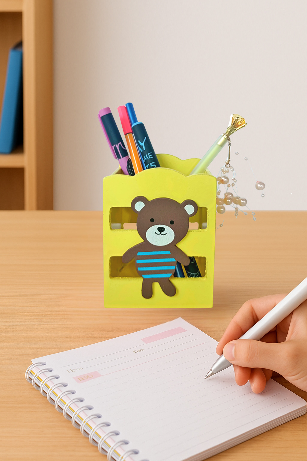 Ahşap Masaüstü Kalemlik Sevimli Ayıcık Çizgili Sarı- 1 Adet