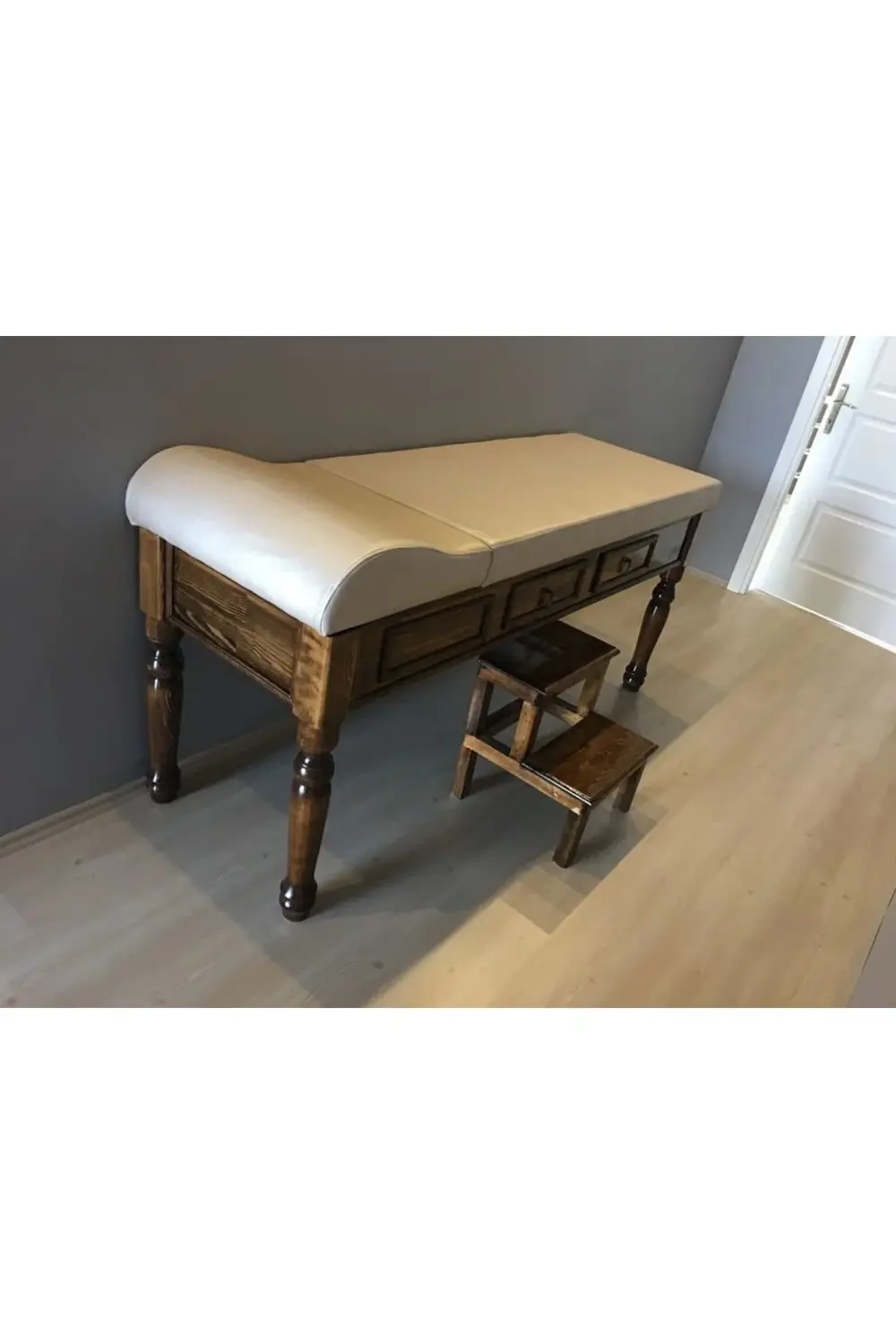 Ahşap Muayene Masası Torna Ayaklı