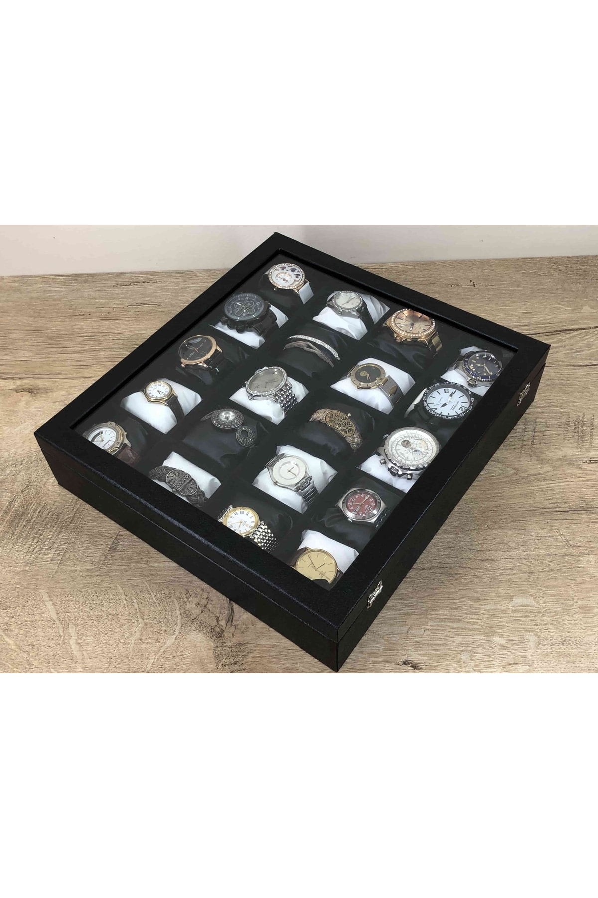 Ahşap Üzeri Deri Kaplama İçi Kadife 20 Gözlü Siyah Beyaz Yastıklı