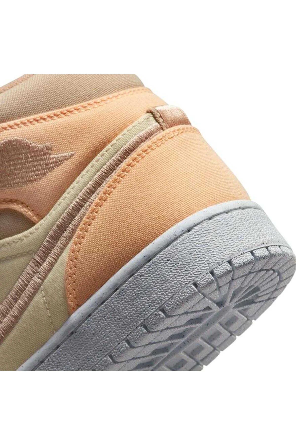 Air Jordan 1 Mid SE Spor Ayakkabısı DV0427-102 (YARIM NUMARA BÜYÜK ALMANIZI ÖNERİYORUZ)
