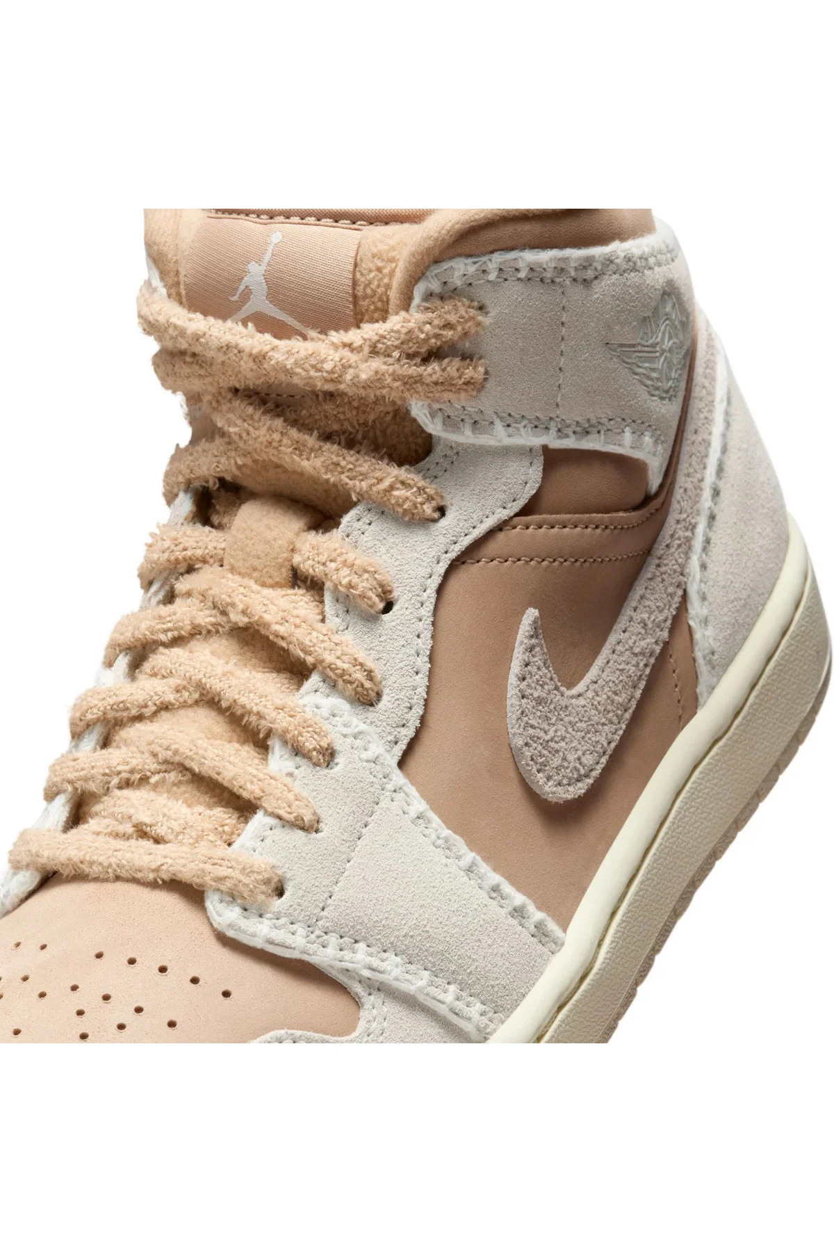Air Jordan 1 Mid SE Bej Limited Kadın Basketbol Ayakkabısı