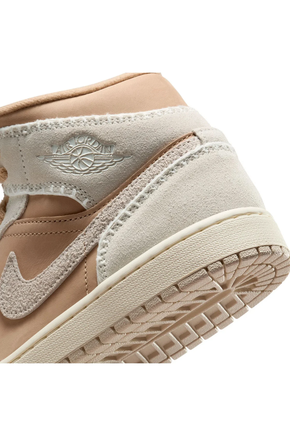 Air Jordan 1 Mid SE Bej Limited Kadın Basketbol Ayakkabısı