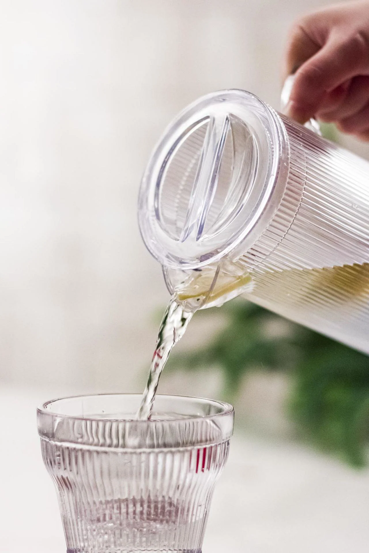 Akilik Barok 1,5 Lt Şeffaf Sürahi - Kırılmaz Akrilik Sürahi | Buzdolabı Kapak Rafına Sığar