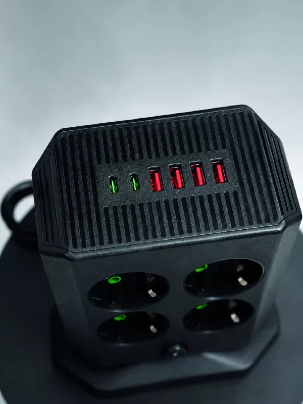 Akım Korumalı 8'li Dikey Priz - USB Type-C Hızlı Şarj Destekli Çoklu Güç İstasyonu