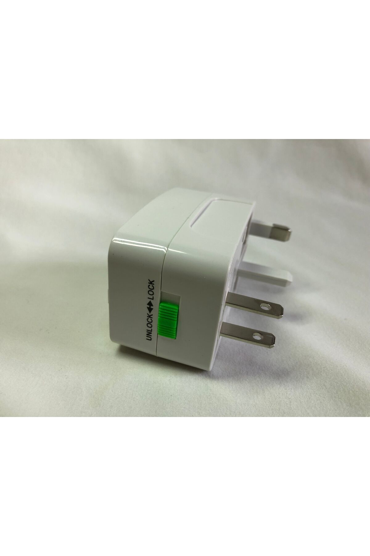 Akım Korumalı Seyahat Fiş Dönüştürücü – Tüm Cihazlar İçin Pratik 