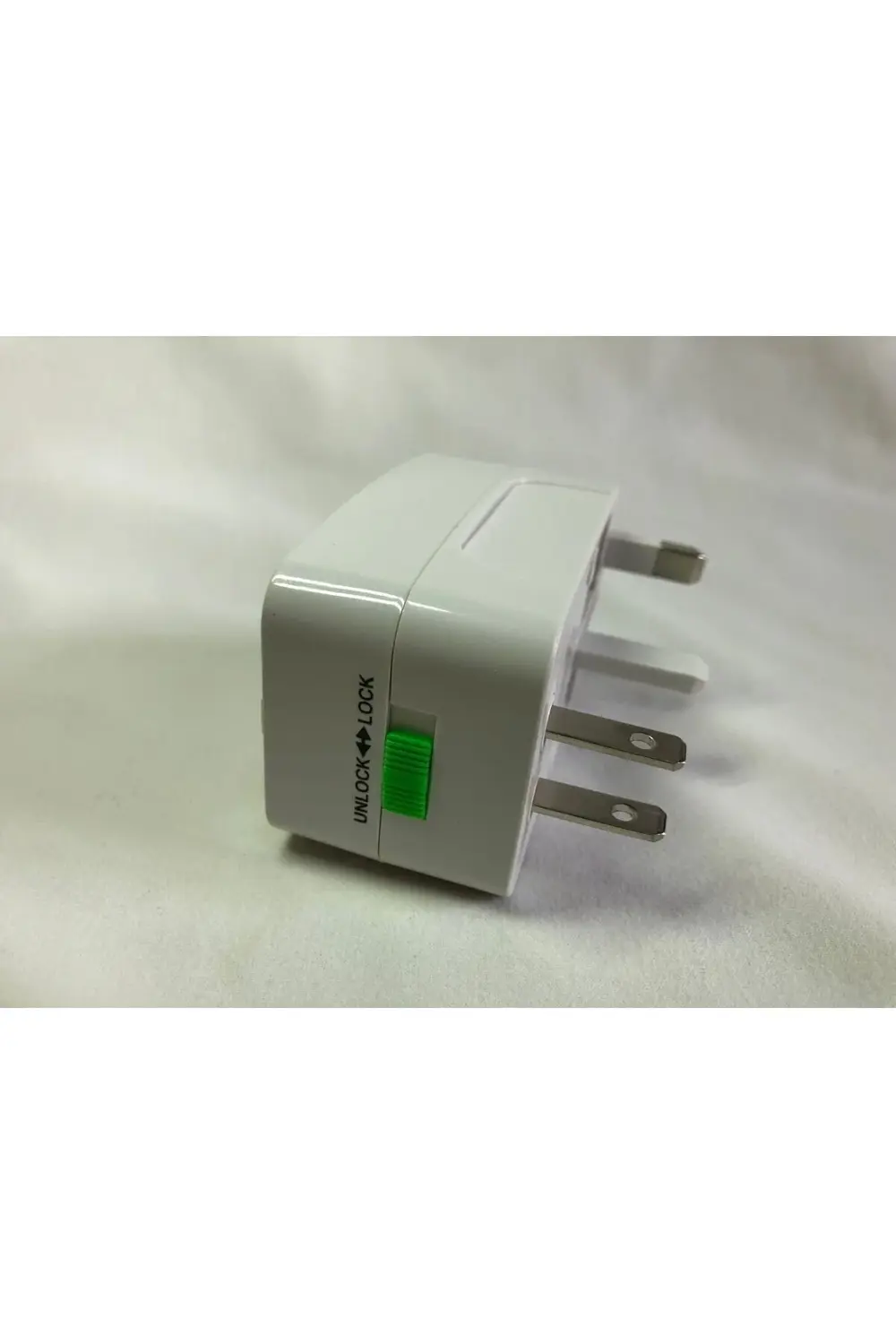 Akım Korumalı Seyahat Fiş Dönüştürücü – Tüm Cihazlar İçin Pratik