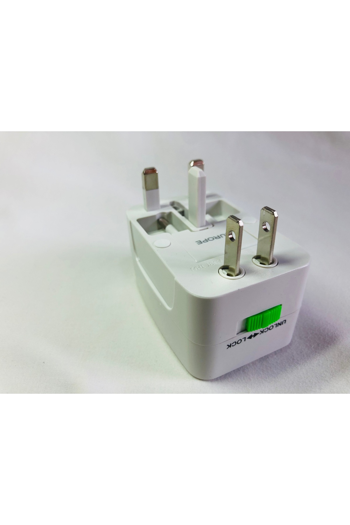 Akım Korumalı Universal Fiş Adaptörü – Tüm Cihazlar için Pratik D