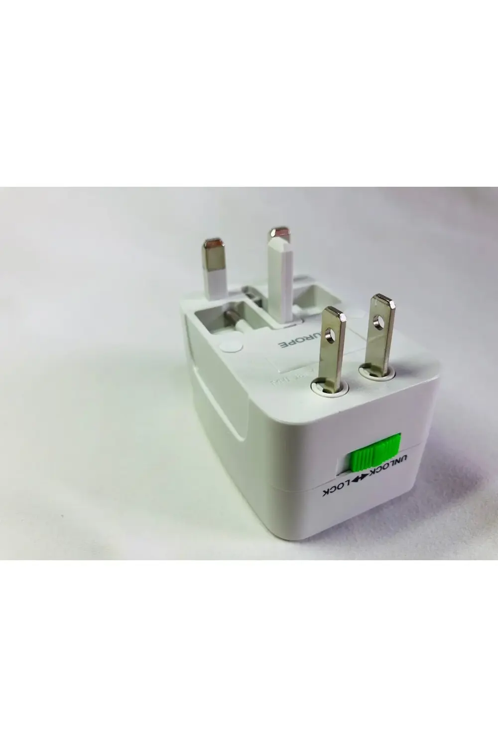 Akım Korumalı Universal Fiş Adaptörü – Tüm Cihazlar için Pratik D