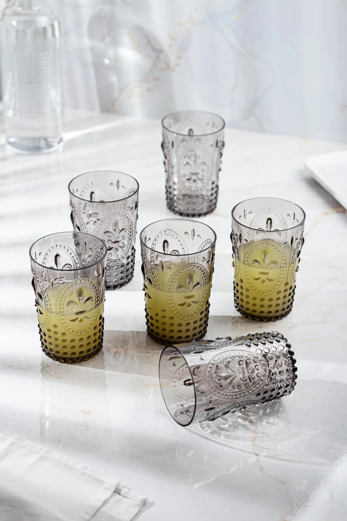 Akrilik Füme Tekli Kısa Bardak & Su Meşrubat Kahve Yanı Bardağı 400 ml ( Cam Değildir ) Akrilik Füme Tekli Kısa Bardak & Su Meşrubat Kahve Yanı Bardağı 400 ml ( Cam Değildir )