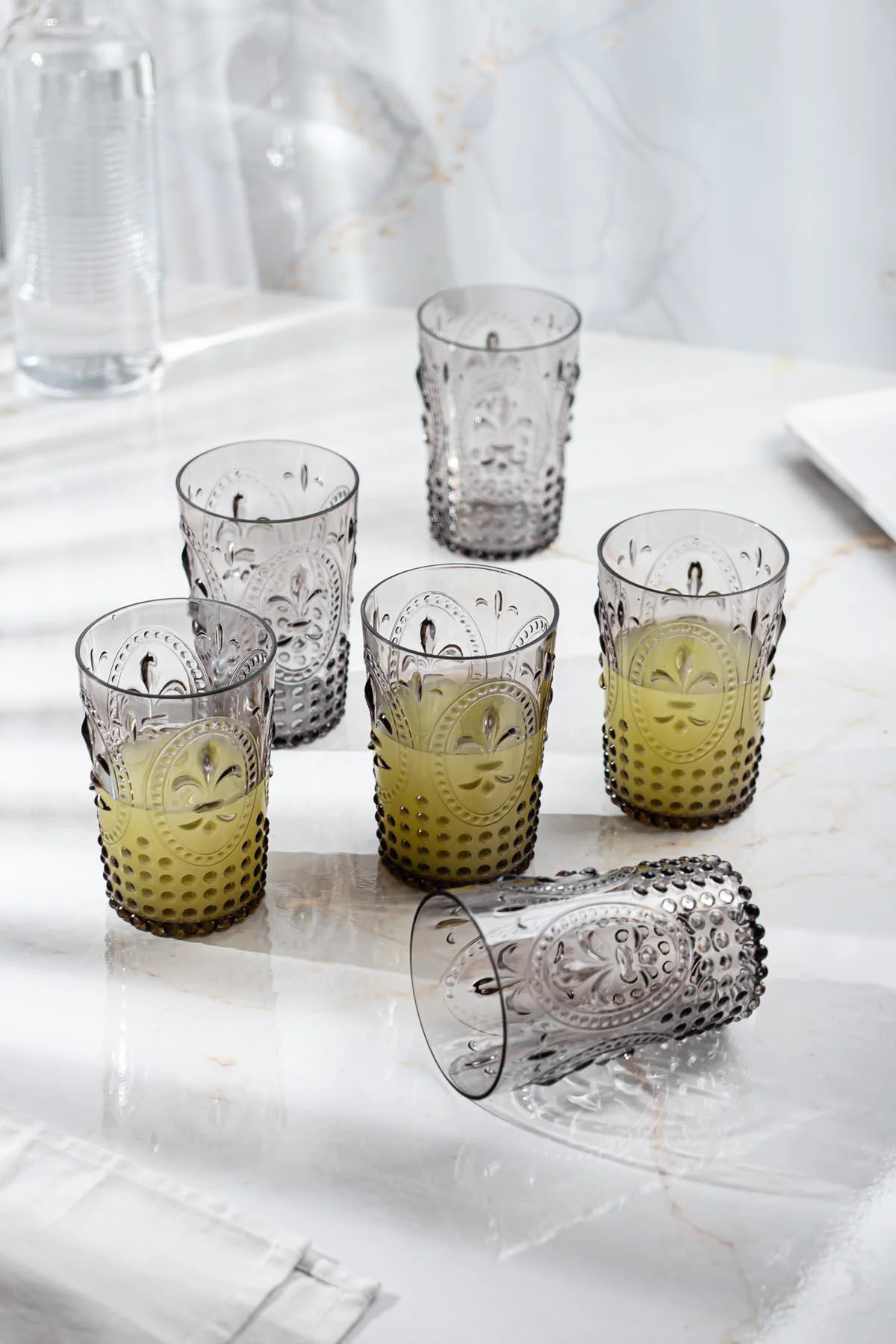 Akrilik Füme Tekli Kısa Bardak & Su Meşrubat Kahve Yanı Bardağı 400 ml ( Cam Değildir ) Akrilik Füme Tekli Kısa Bardak & Su Meşrubat Kahve Yanı Bardağı 400 ml ( Cam Değildir )