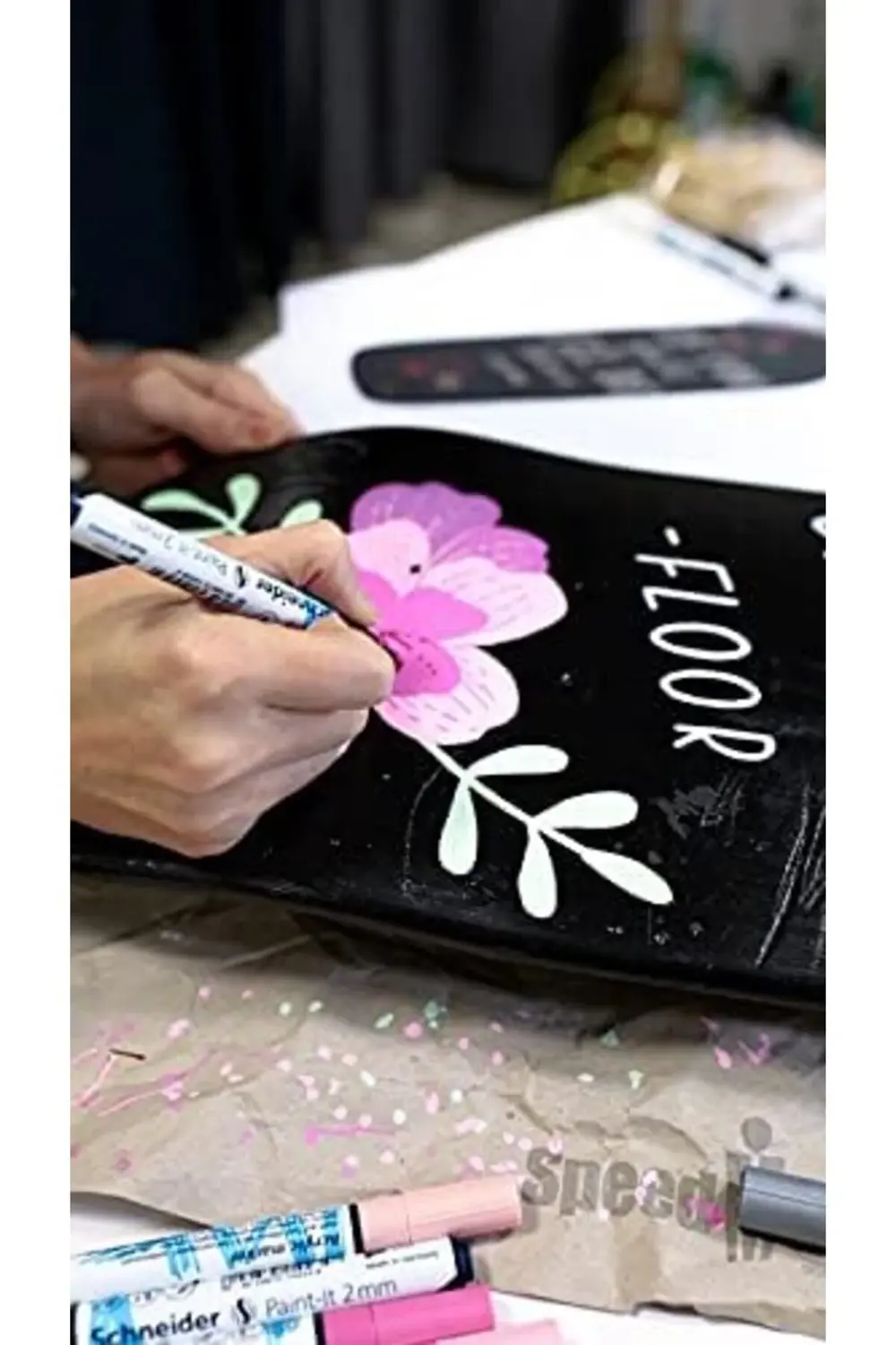 akrilik kalemler (4 mm yuvarlak uçlu, yüksek kapatıcı akrilik boy