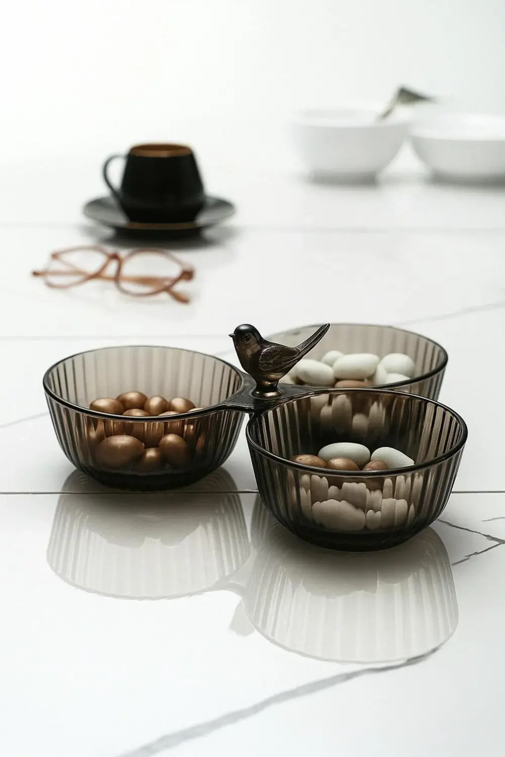 Akrilik Kuşlu Çerezlik Sunumluk Şekerlik Füme ( CAM & PORSELEN DE Akrilik Kuşlu Çerezlik Sunumluk Şekerlik Füme ( CAM & PORSELEN DE