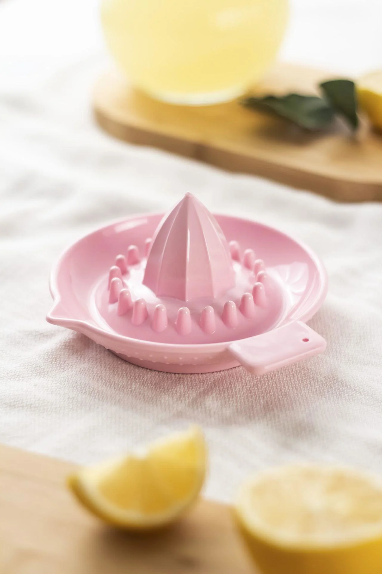 Akrilik Limon Sıkacağı – Kırılmaz, BPA İçermez, Pratik Mutfak Aksesuarı