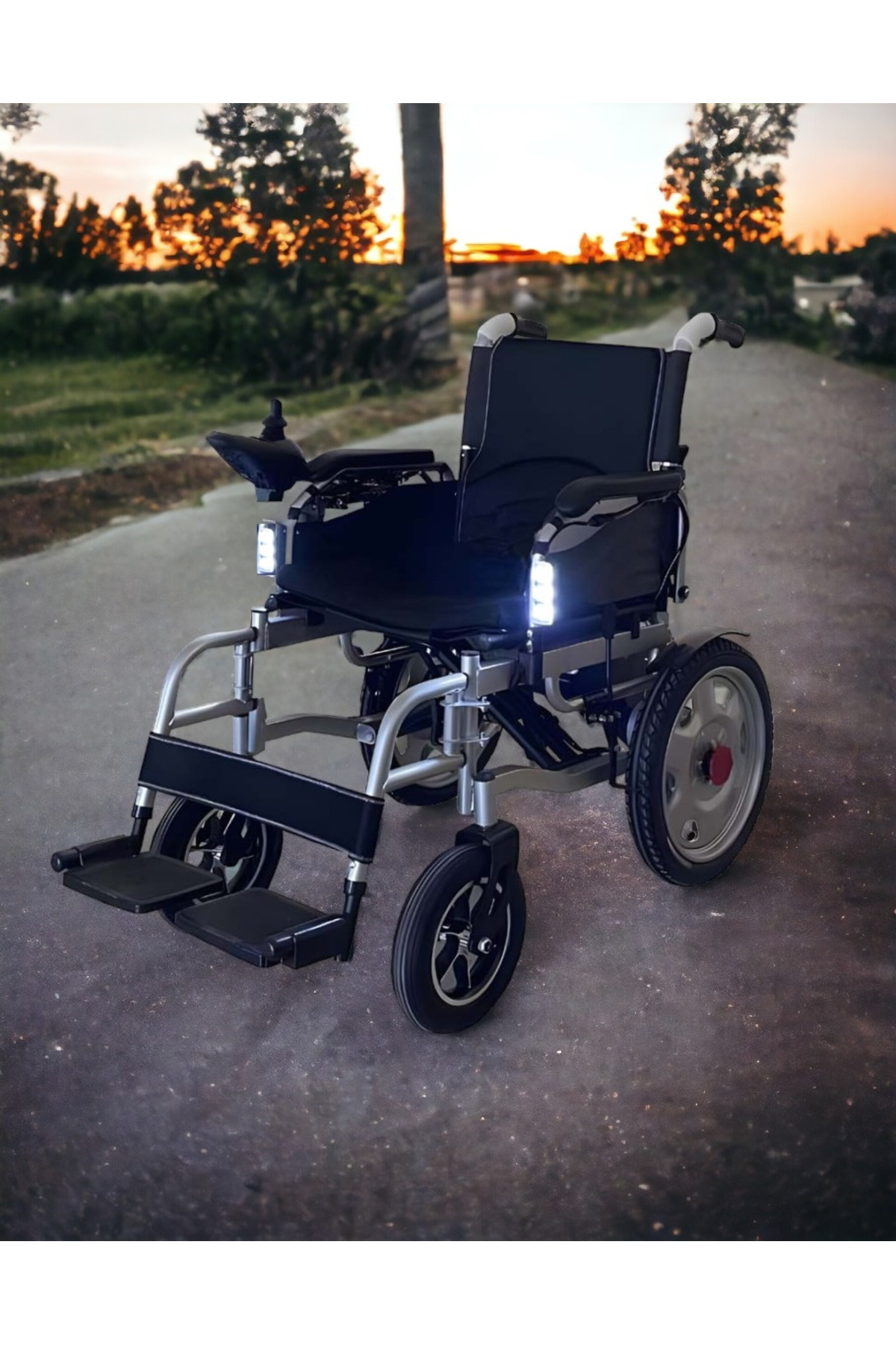 Trentline Akülü Tekerlekli Sandalye Katlanabilir, Yil102-F Aydınlatma Farlı