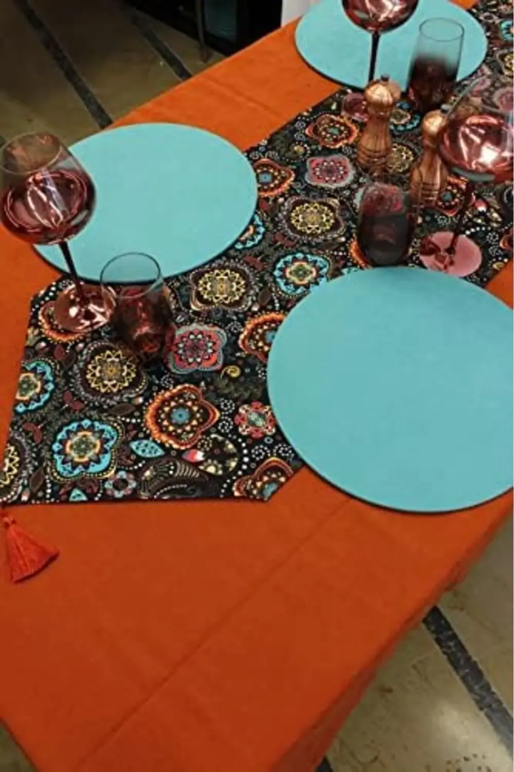 Alaca Renk Karışık Motif Desenli Siyah Arka Plan Dijital Baskılı