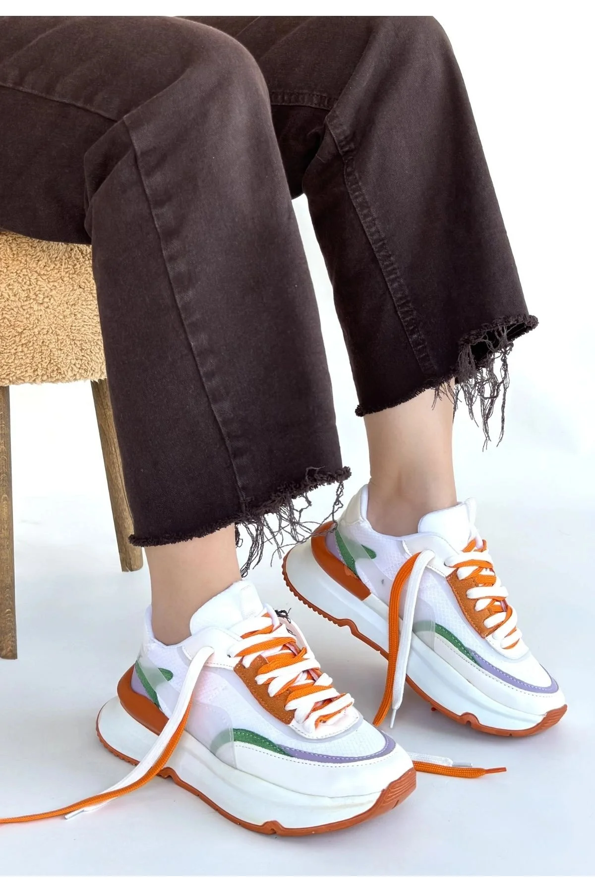 Aleh Beyaz Cilt Turuncu Detaylı Çift Bağcıklı Spor Ayakkabı