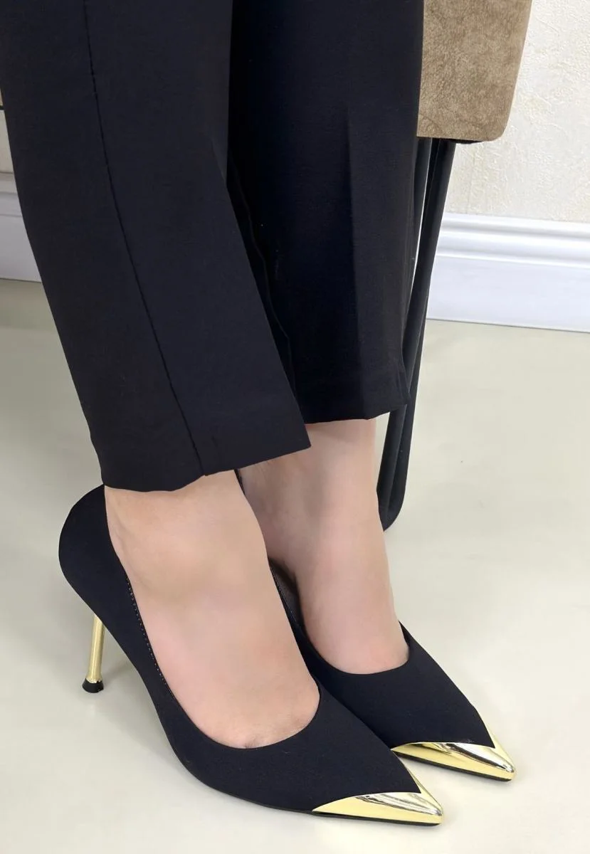 Alis Siyah Saten Stiletto Ayakkabı Alis Siyah Saten Stiletto Ayakkabı