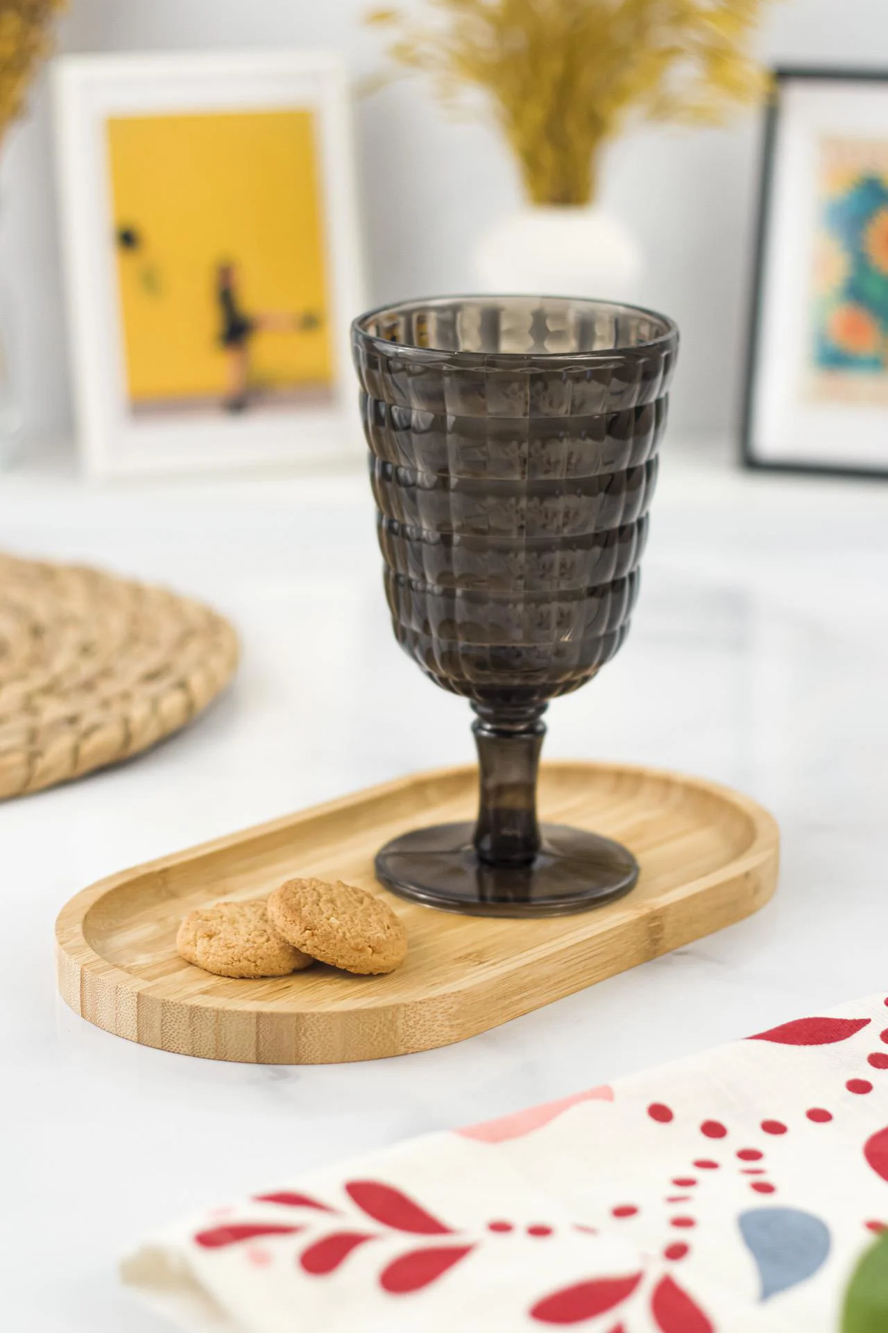 Allegra Füme Akrilik Kadeh Bardak – 450 ml Kırılmaz, BPA İçermez, Cam Görünümlü