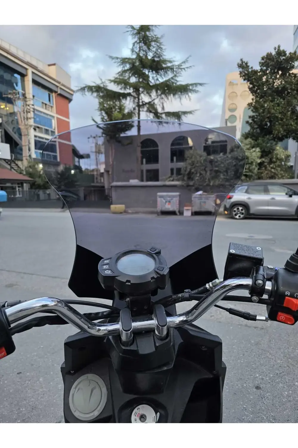 Altai F1 Max Siperlik Ön Cam 2021-2025 Model 57cm Füme Renkli 4mm