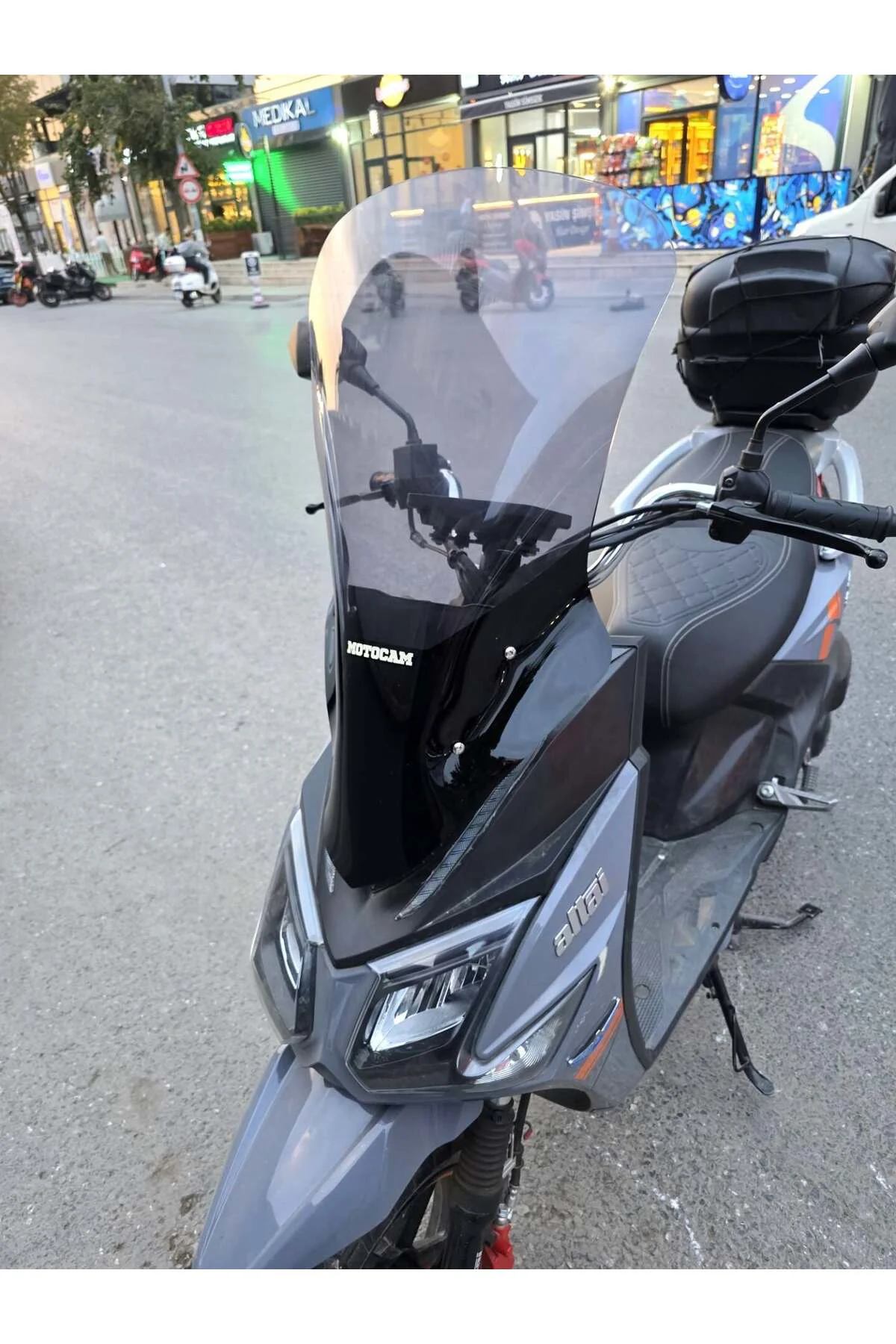 Altai F2 Max Ön Cam 2024-2026 Model 63cm Füme Renkli 4mm