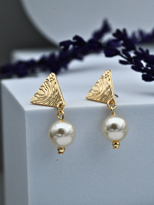 Tükkan Accessories Altin Kaplama Desenli Üçgen Plaka İnci Küpe-İnkü16