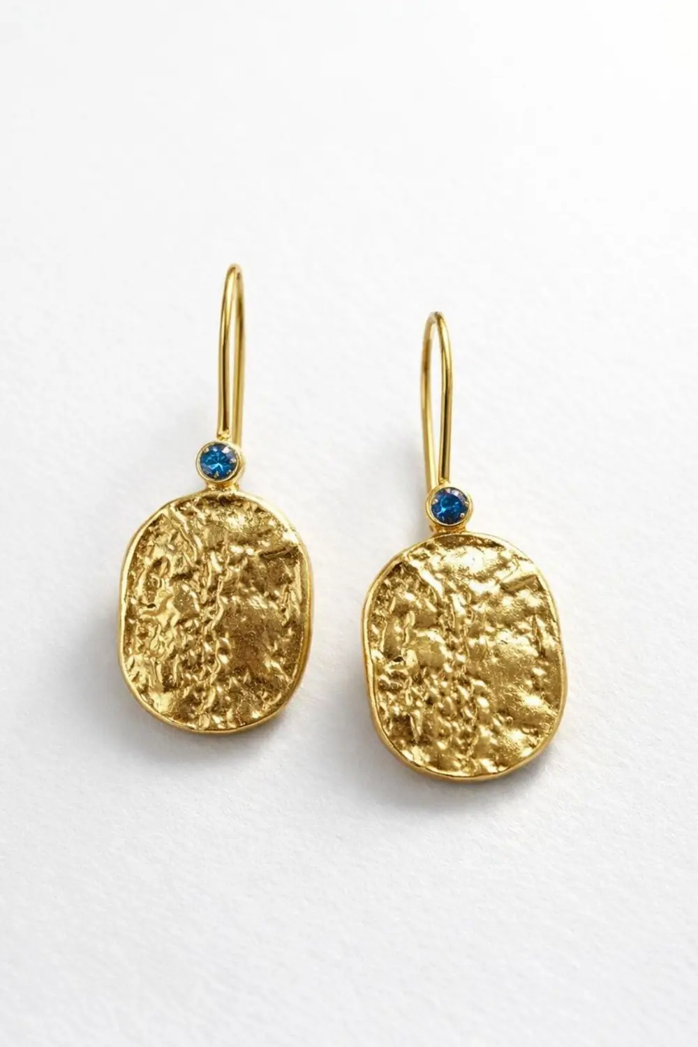 Altın Kaplama Mavi Akuamarin Zirkon Taşlı Dokulu Oval Sallantılı 