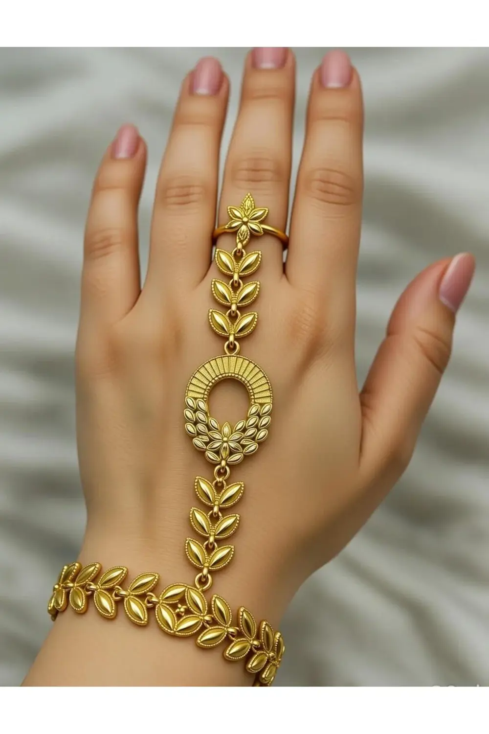 Altın Kaplamalı Zarif Orta Doğu Lüks Çiçek ve Yaprak Bileklik Şah