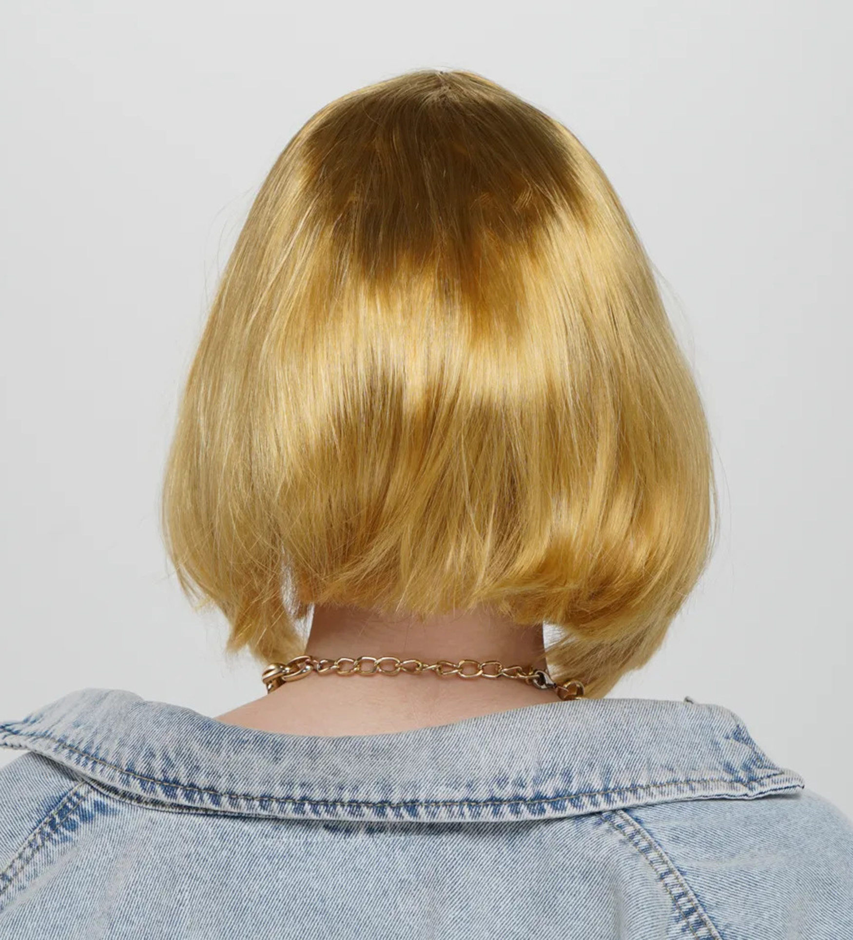 Altın Renk Düz Kesim Küt Parti Peruğu Kısa Takma Saç Altın Renk Düz Kesim Küt Parti Peruğu Kısa Takma Saç