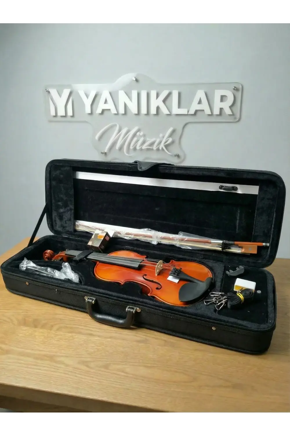 AM22407-34 3/4 Profesyonel Kare Kutu Parlak Keman AM22407-34 3/4 Profesyonel Kare Kutu Parlak Keman