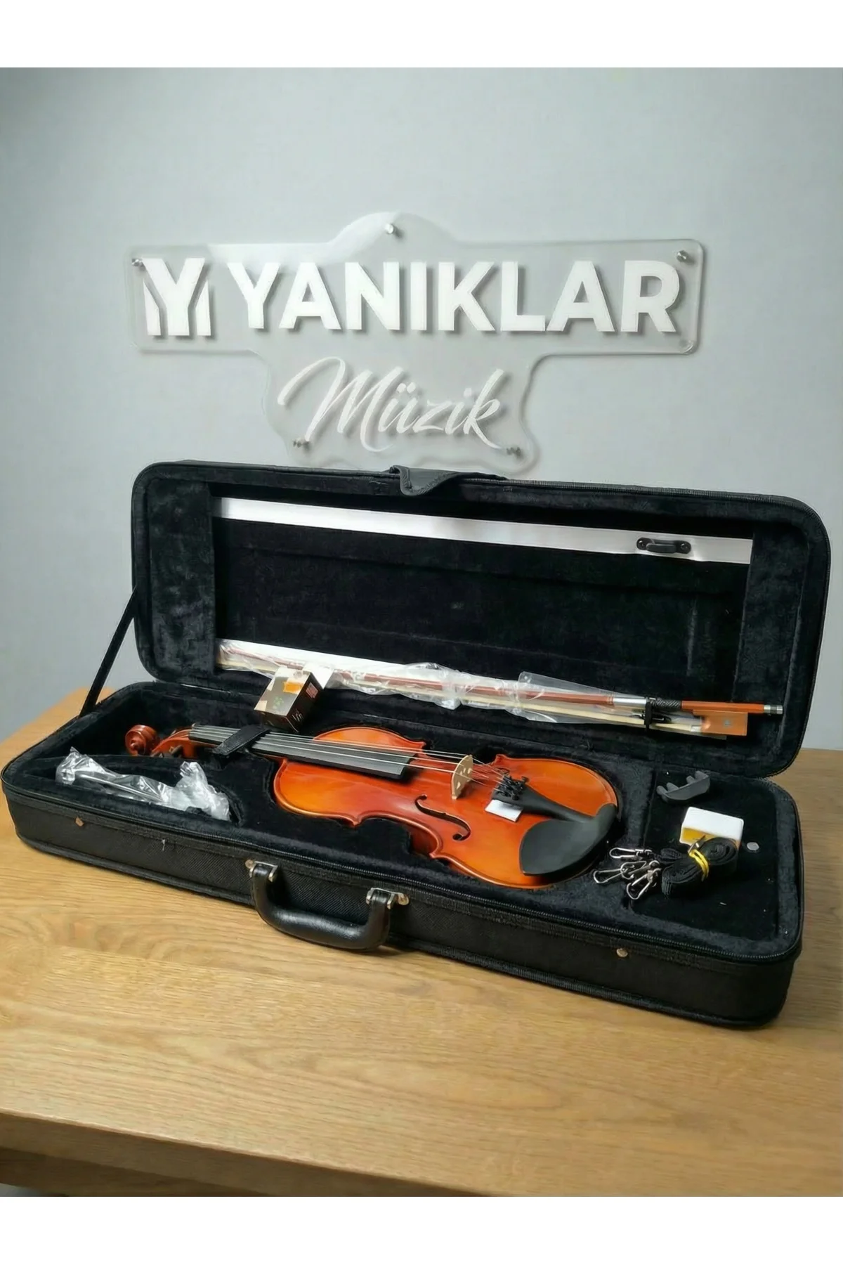 AM22407 4/4 Profesyonel Kare Kutu Parlak Keman AM22407 4/4 Profesyonel Kare Kutu Parlak Keman