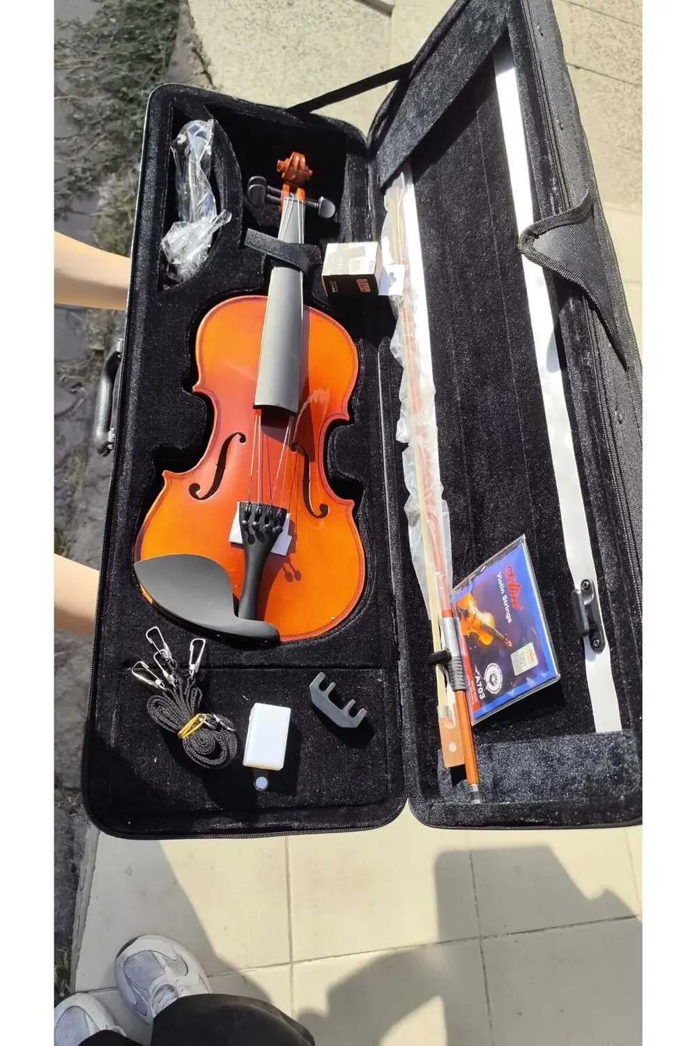 AM22407 Kare Kutu Parlak Keman Seti (Yastık, Susturucu, Akort Cih AM22407 Kare Kutu Parlak Keman Seti (Yastık, Susturucu, Akort Cih