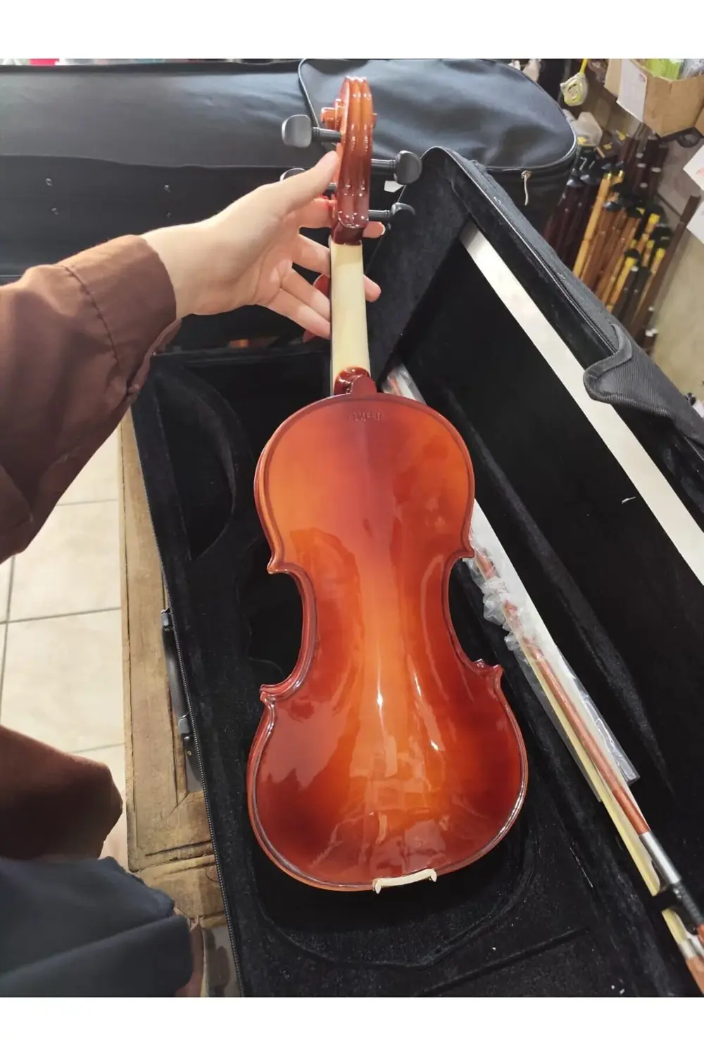 AM22407 Kare Kutu Parlak Keman Seti (Yastık, Susturucu, Akort Cih AM22407 Kare Kutu Parlak Keman Seti (Yastık, Susturucu, Akort Cih