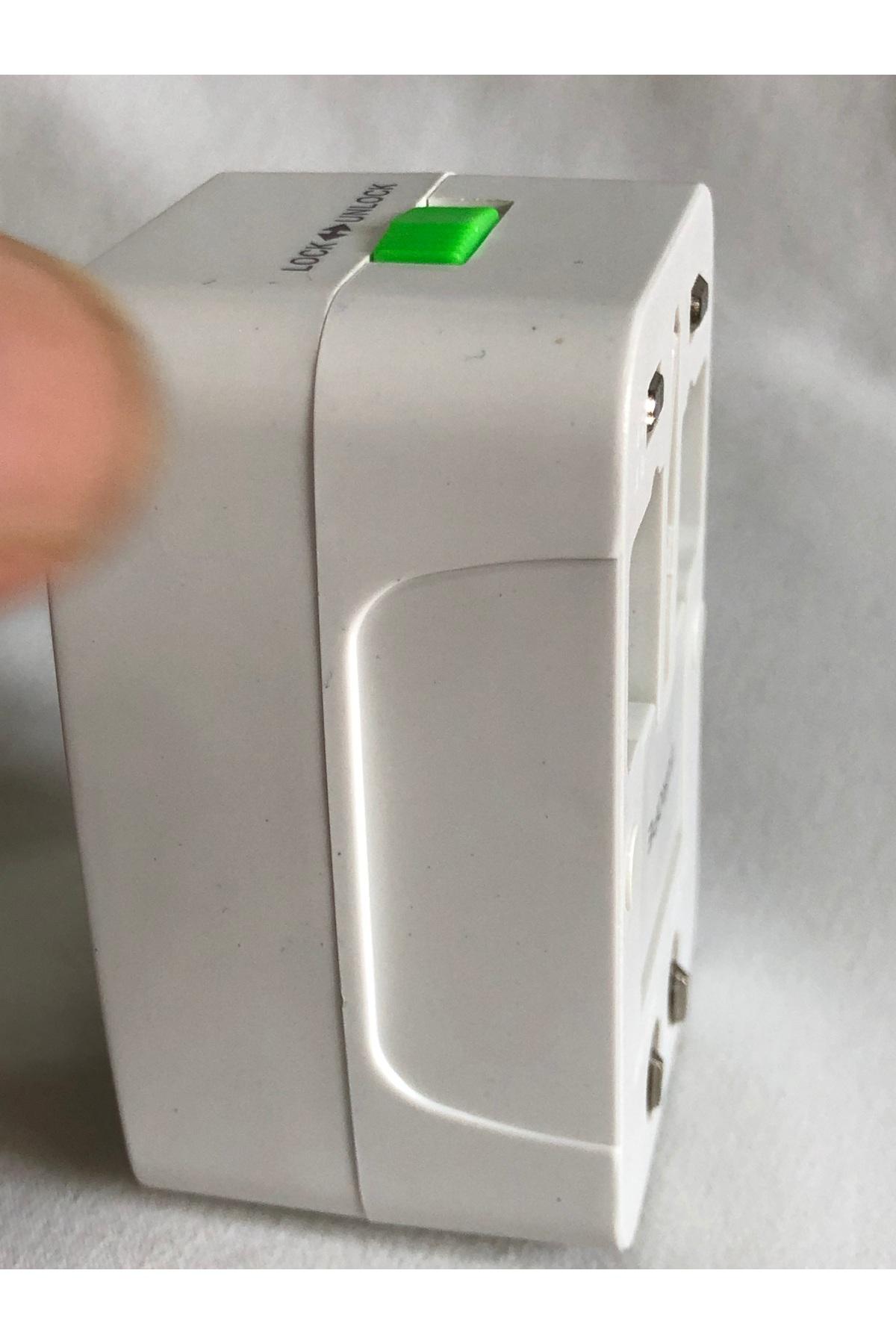 Amerika Seyahat Adaptörü – Süpürge ve Telefon İçin Pratik Fiş Dön