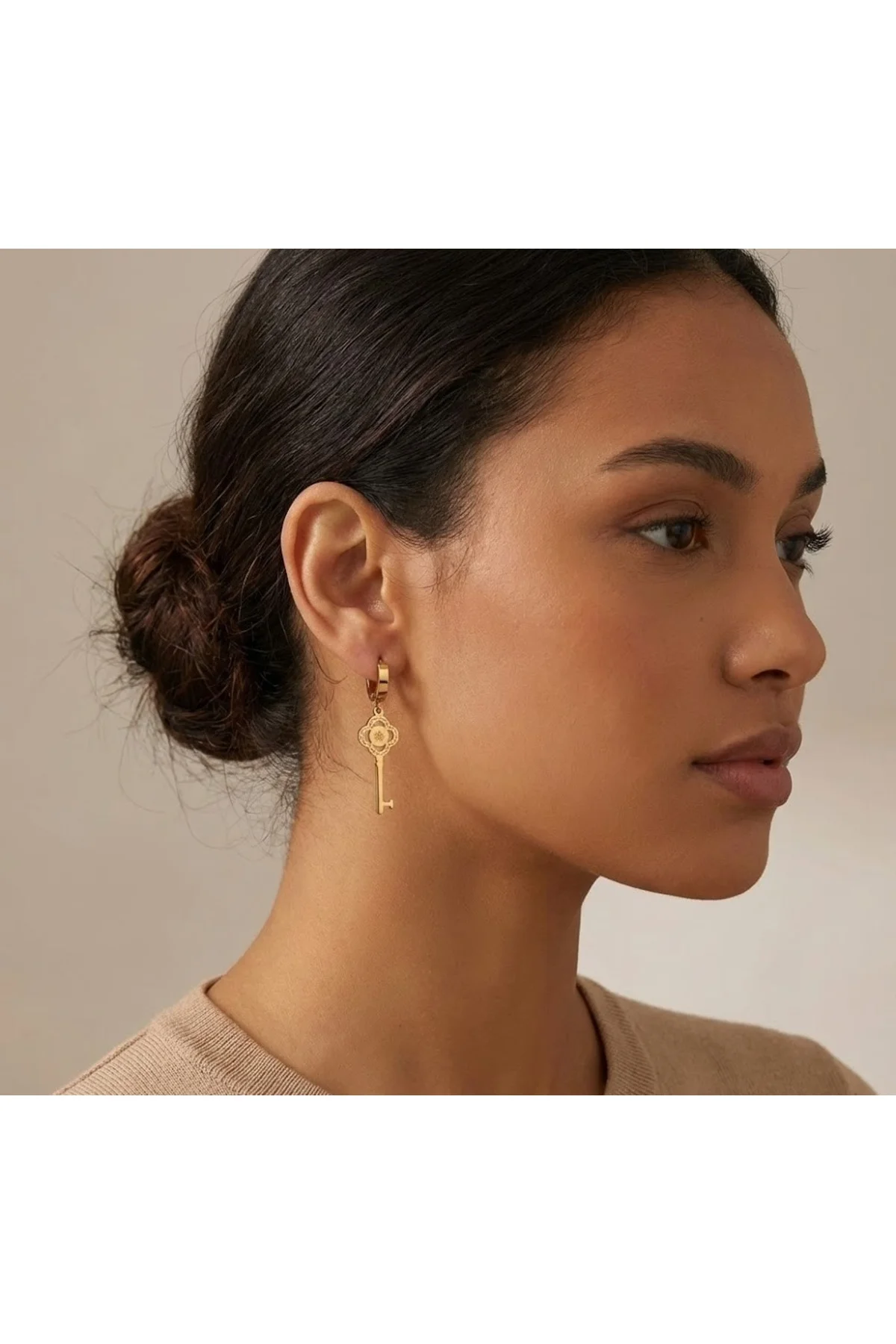 Anahtar Şekillialtın Renkli Şık Çelik Küpe