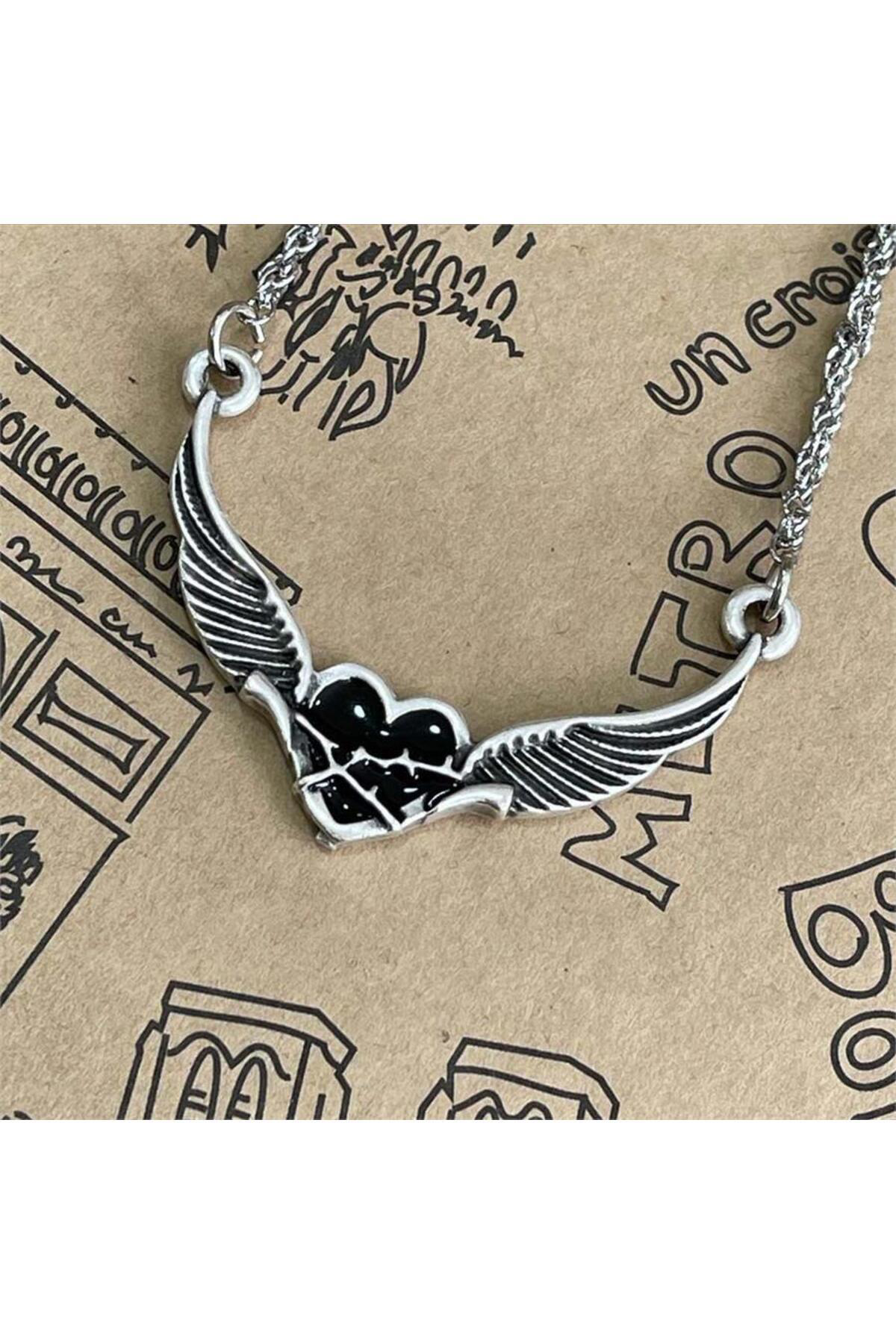 Angel Wings Siyah Kalp Kolye