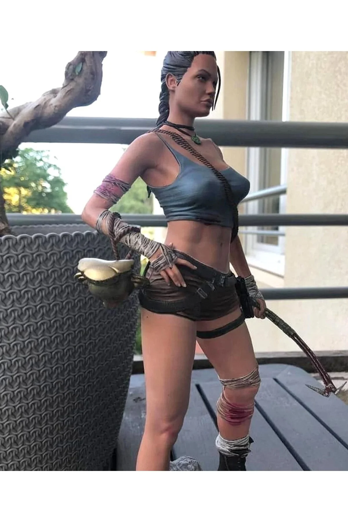 Angelia Jolie Tomb Rider Pose Boyalı Figür 25 Cm (DEV BOY)