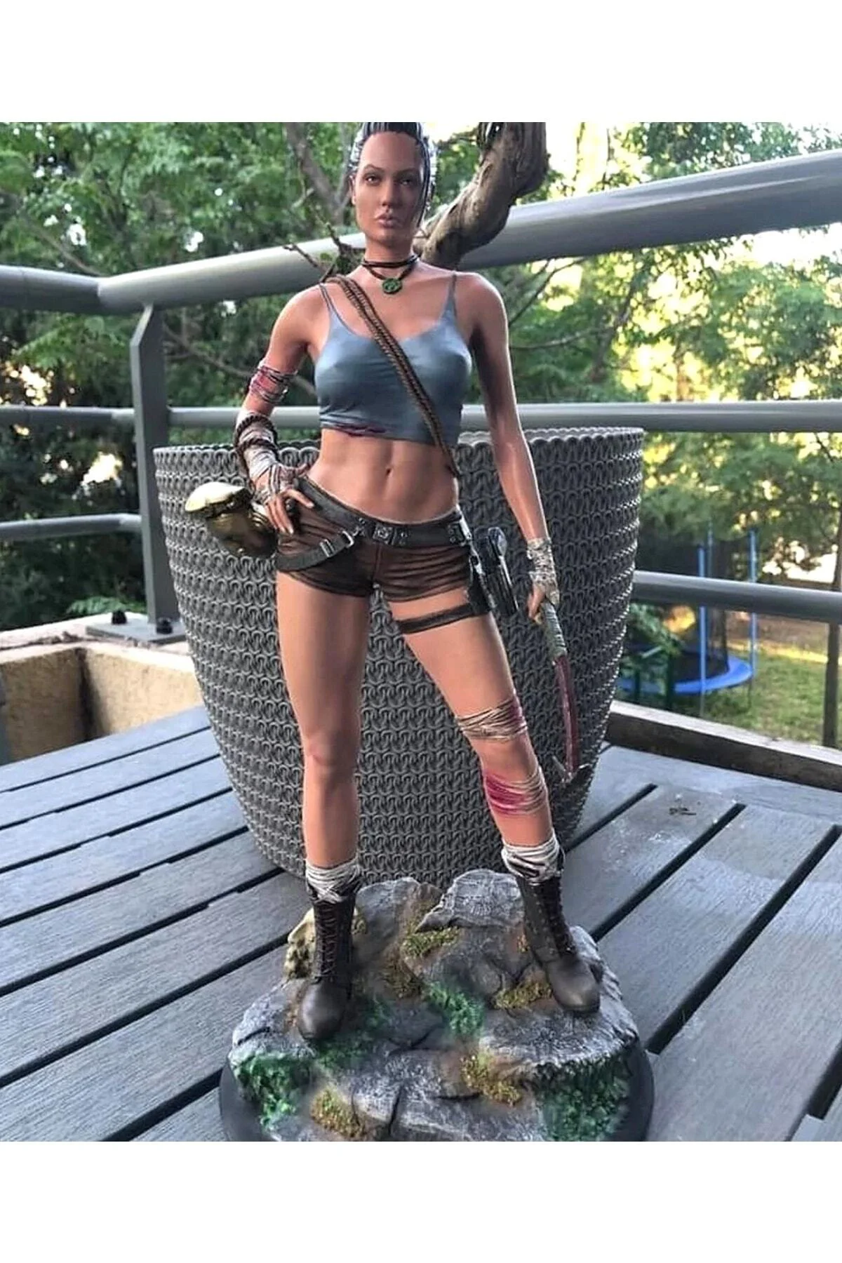 Angelia Jolie Tomb Rider Pose Boyalı Figür 25 Cm (DEV BOY)
