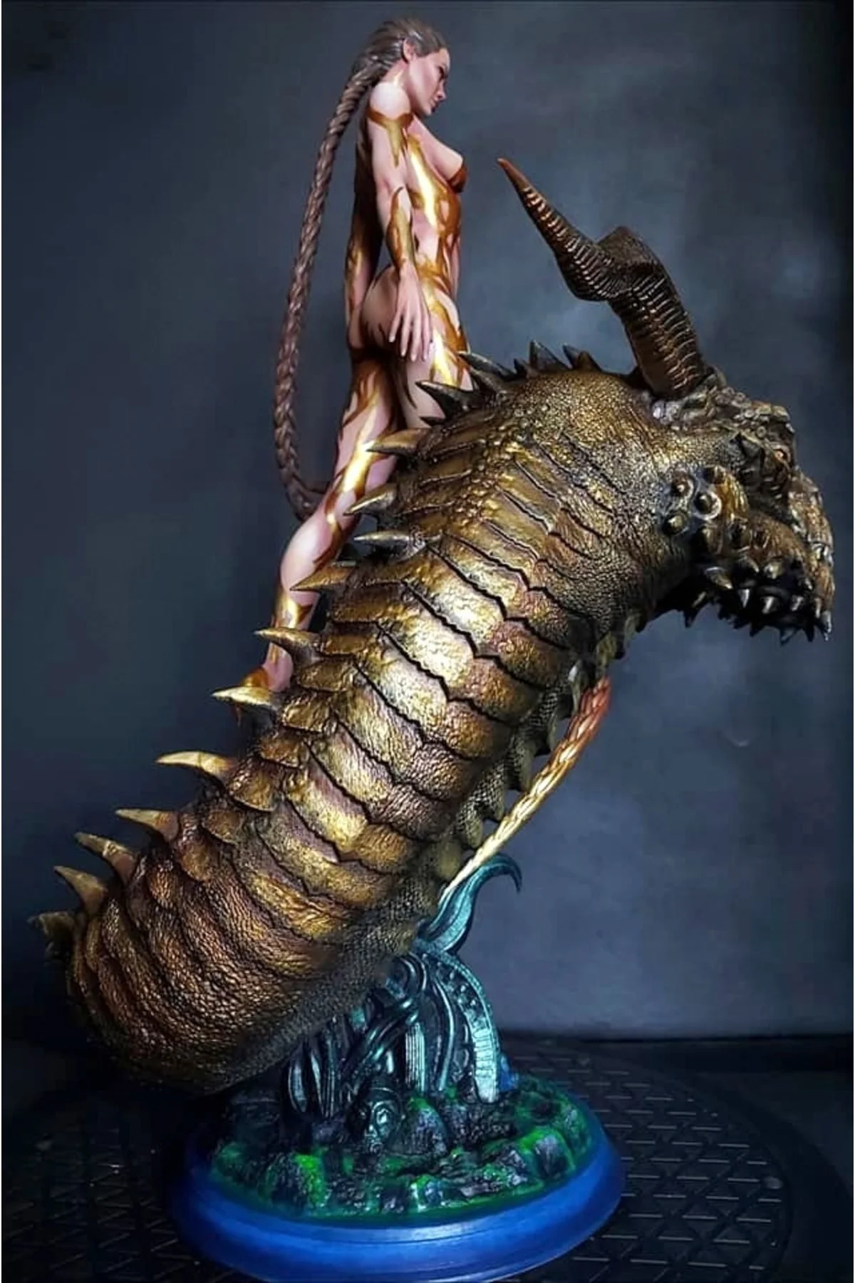 Angelina Jolie Grandel's Mother Beowulf Boyalı Figür 30 Cm (dev Boy)