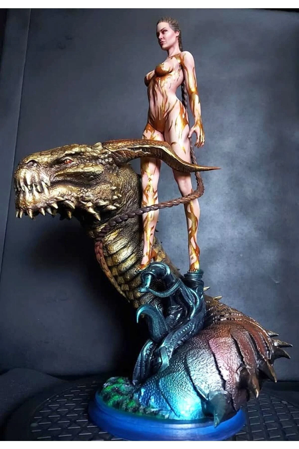 Angelina Jolie Grandel's Mother Beowulf Boyalı Figür 30 Cm (dev Boy)