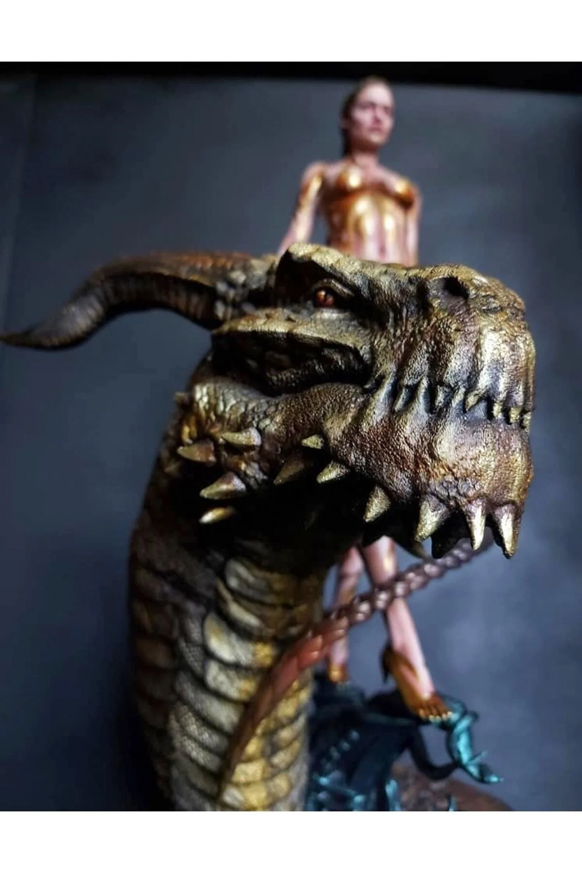 Angelina Jolie Grandel's Mother Beowulf Boyalı Figür 30 Cm (dev Boy)