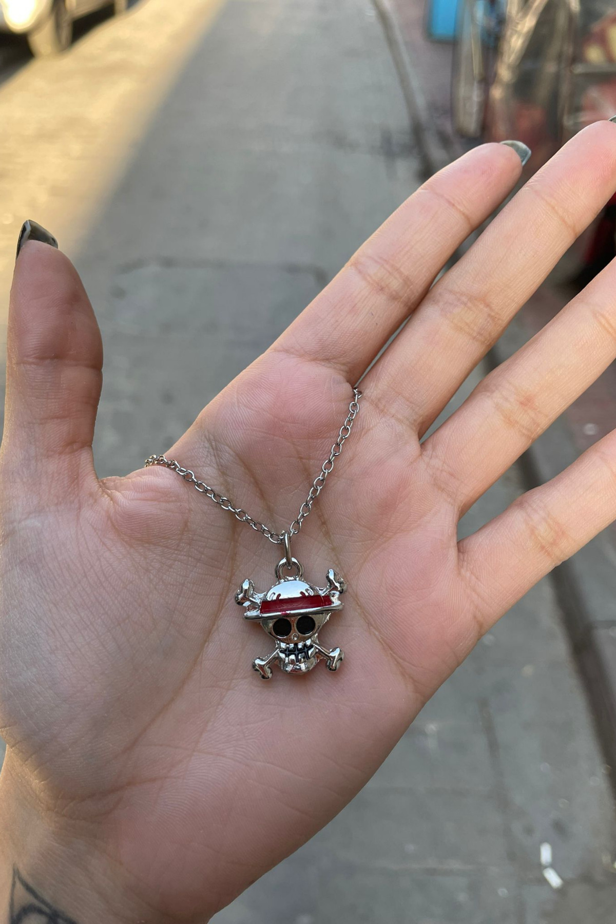 Anime One Piece Logo Silver Kolye Fiyatı, Yorumları ve Özellikleri