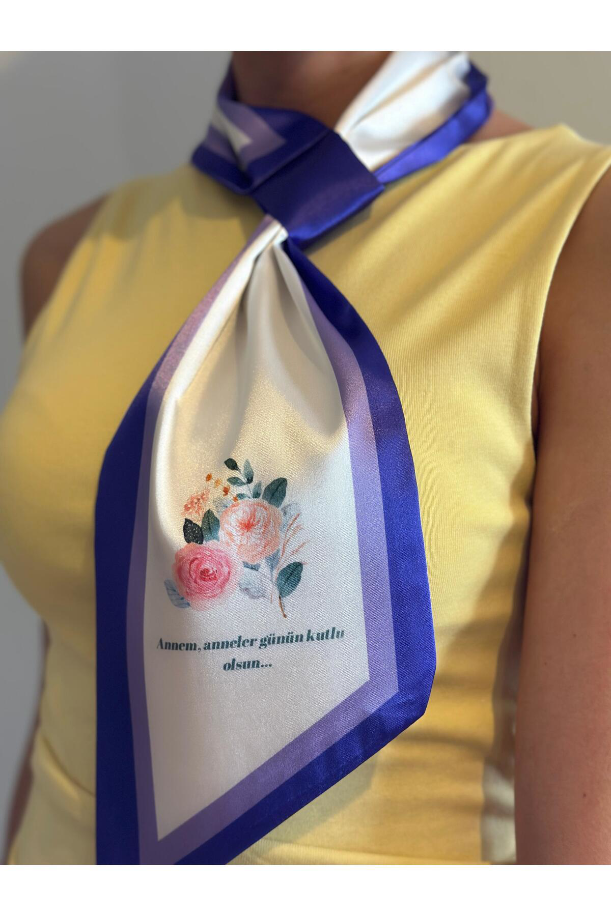 Anneler Günü Özel Desenli Kravat Eşarp